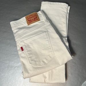 Levi’s slimming skinnies